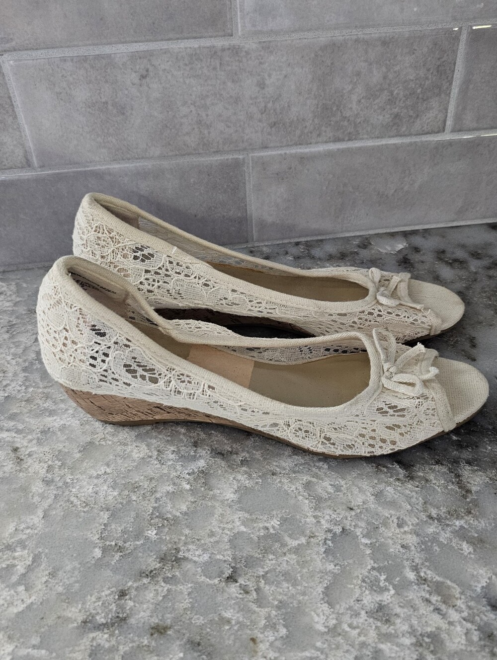 Seychelles Size 7 Cream Lace Peep Toe Cork Wedge Heels Cottagecore Boho Vintage